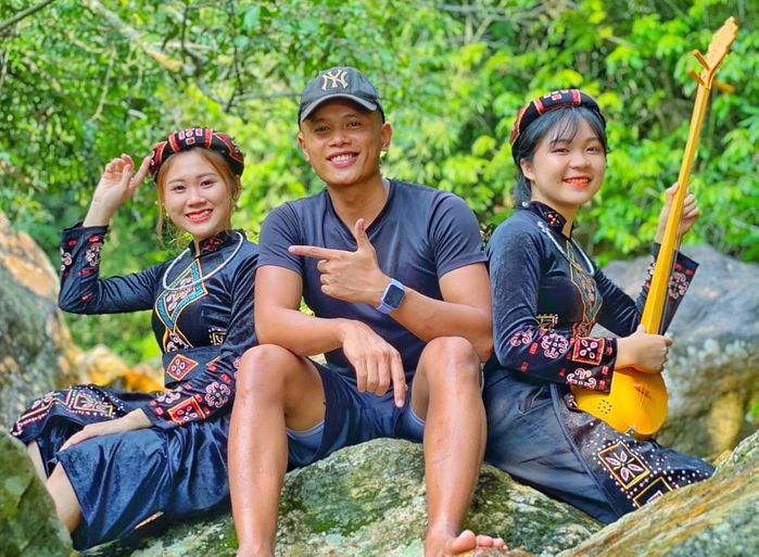 Chàng trai Genz hoàn thành chuyến đi bộ 893 ngày từ Cà Mau - Hà Giang