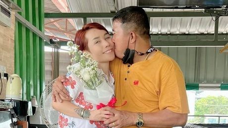 Chuyện hiếm gặp: Hai người vợ tuyển phi cho chồng vì sợ chồng cô đơn