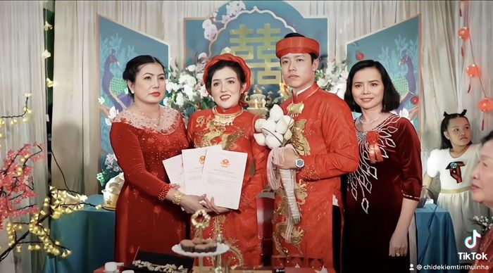 Cô dâu được trao 3 sổ đỏ 30 tỷ, 6 cây vàng và bộ trang sức kim cương