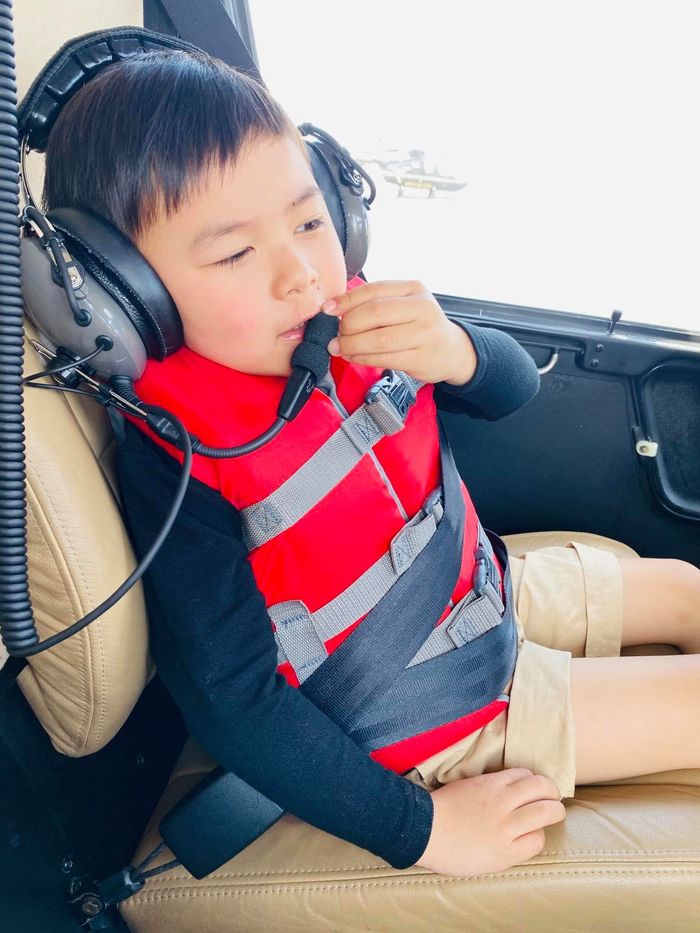 Con sao Việt du lịch bằng phi cơ riêng: Việt Hương chiều ái nữ