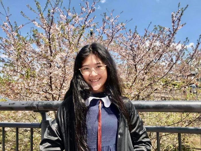 Con sao Việt là học bá: Cô cả Hồng Đào tốt nghiệp Đại học lớn tại Mỹ 