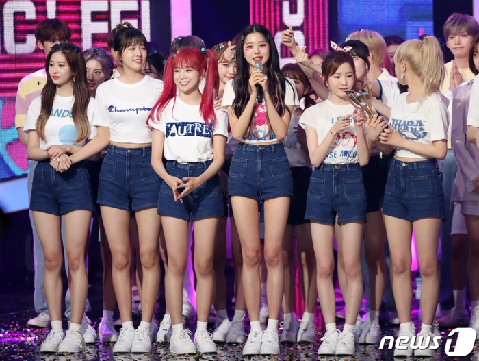 Idol Kpop là em út nhưng cao nhất nhóm: Gọi tên Tzuyu, Yugyeom