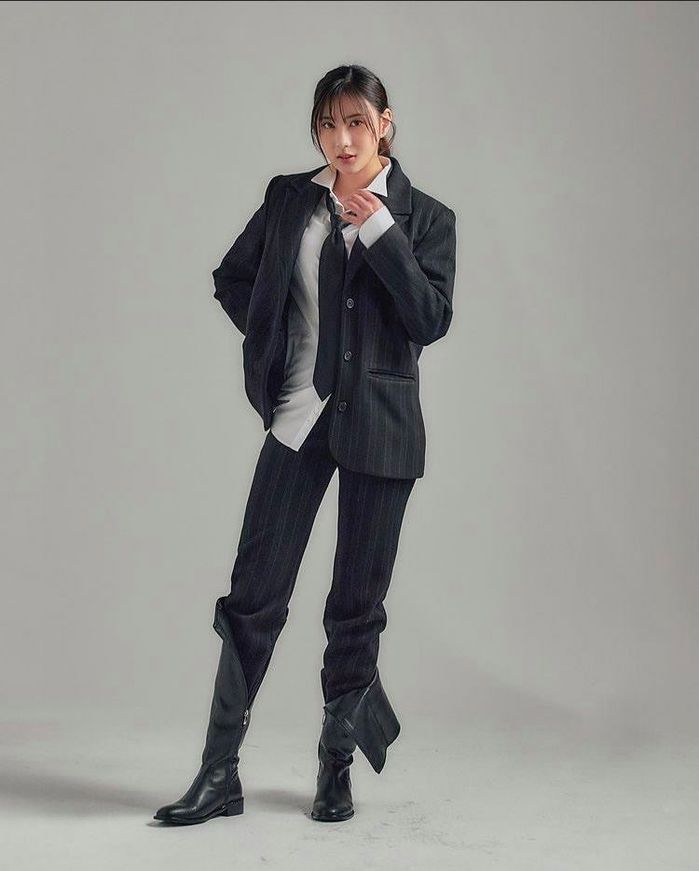 Idol Kpop là em út nhưng cao nhất nhóm: Gọi tên Tzuyu, Yugyeom