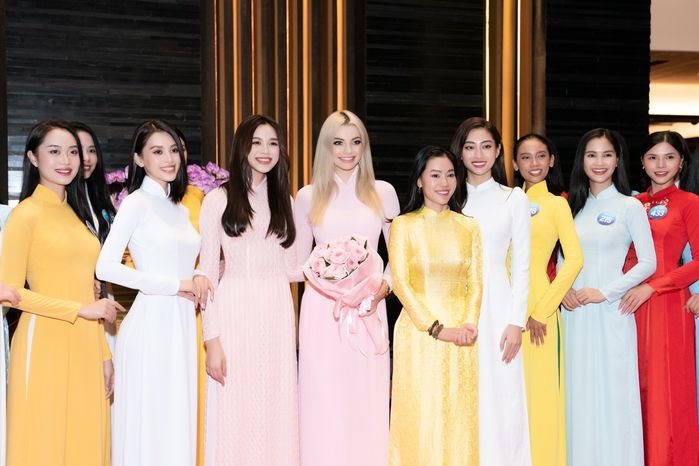 Đọ ảnh gia phả Hoa hậu sau đăng quang: Nhà Hoàn vũ lấn át về số lượng
