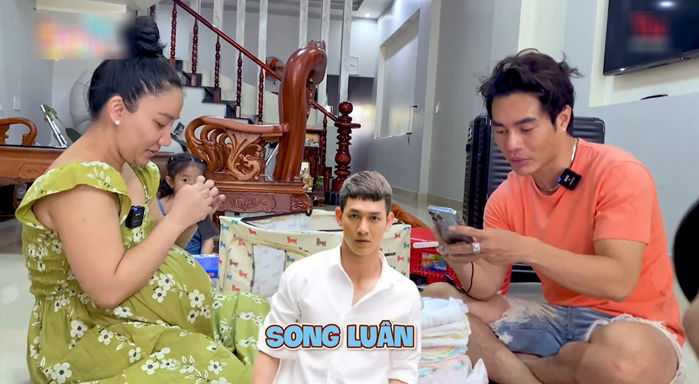 Dương Lâm đưa vợ đi đẻ: Gọi Song Luân xin vía đẹp trai