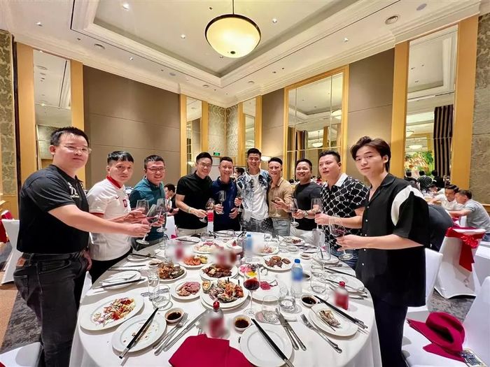Duy Mạnh mừng sinh nhật quý tử 2 tuổi, Xuân Trường khoe con gái rượu