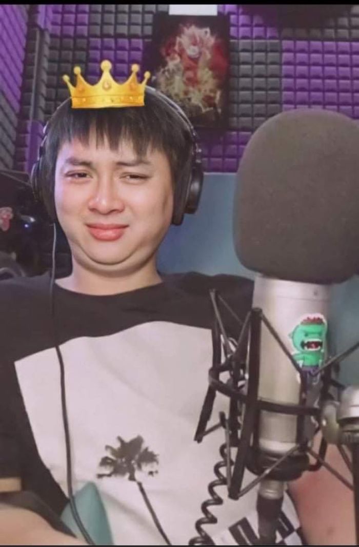 Elly Trần bênh Hoài Lâm vụ ngủ gật, nói chuyện kỳ lạ trên livestream