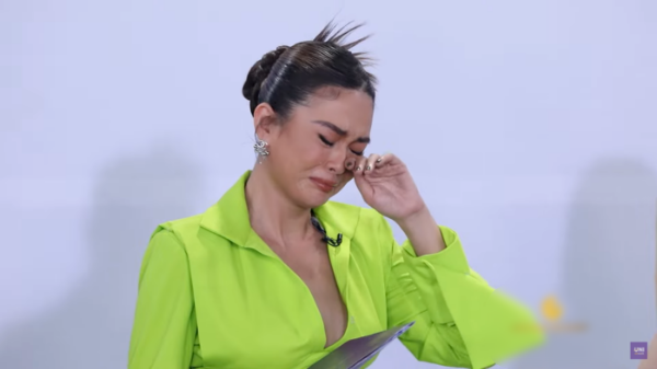 Hai chị em nhà Nam Em đi thi Hoa hậu: Ghi điểm bởi tấm lòng