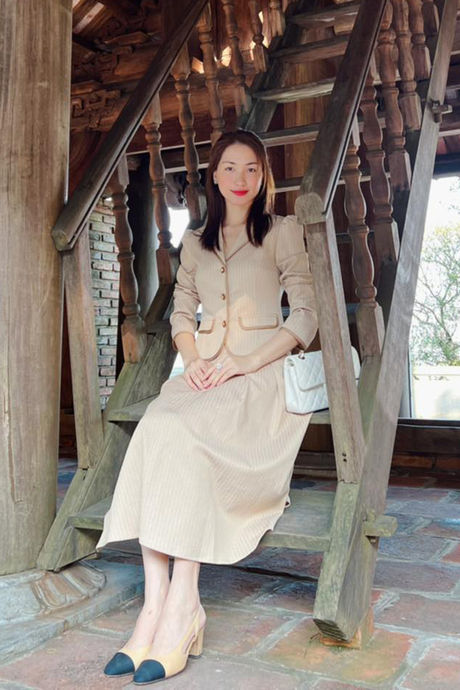 Hòa Minzy mê váy giá mềm mix phụ kiện trăm triệu: Outfit nào cũng mê
