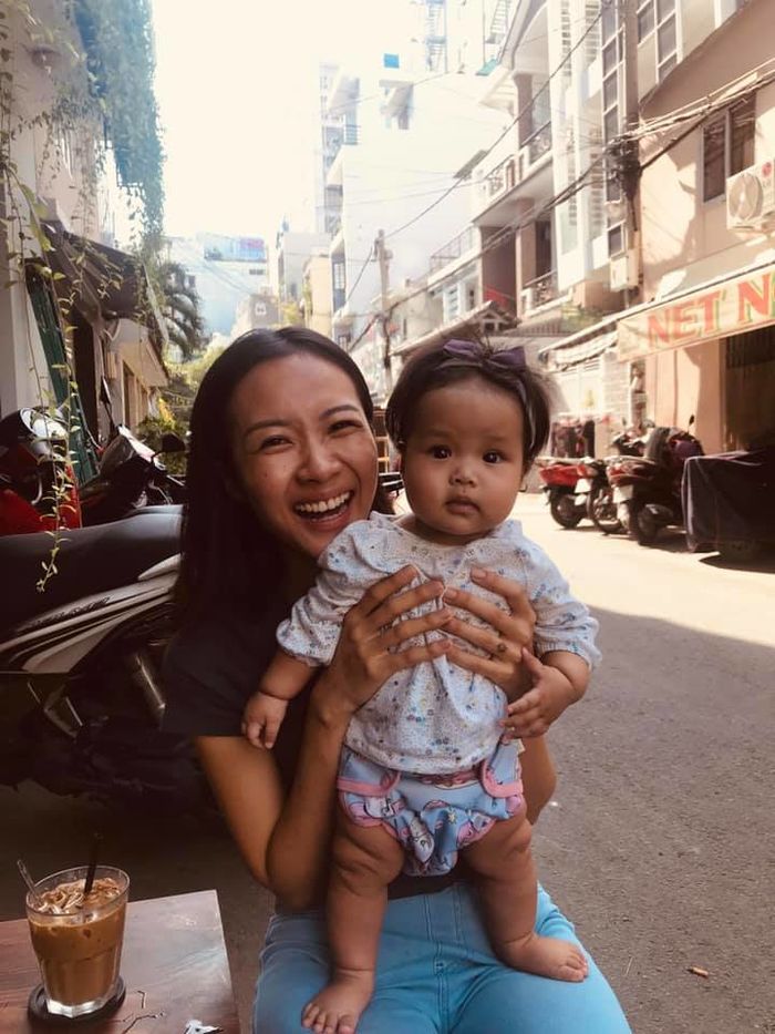 Hội những bà mẹ Vbiz tự tin khoe vết rạn: Bất ngờ với Trương Mỹ Nhân