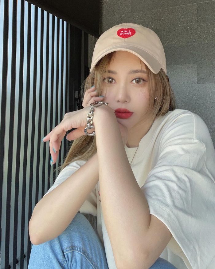 Idol Kpop sở hữu nốt ruồi cực phẩm, fan trông thấy cứ phải xuýt xoa