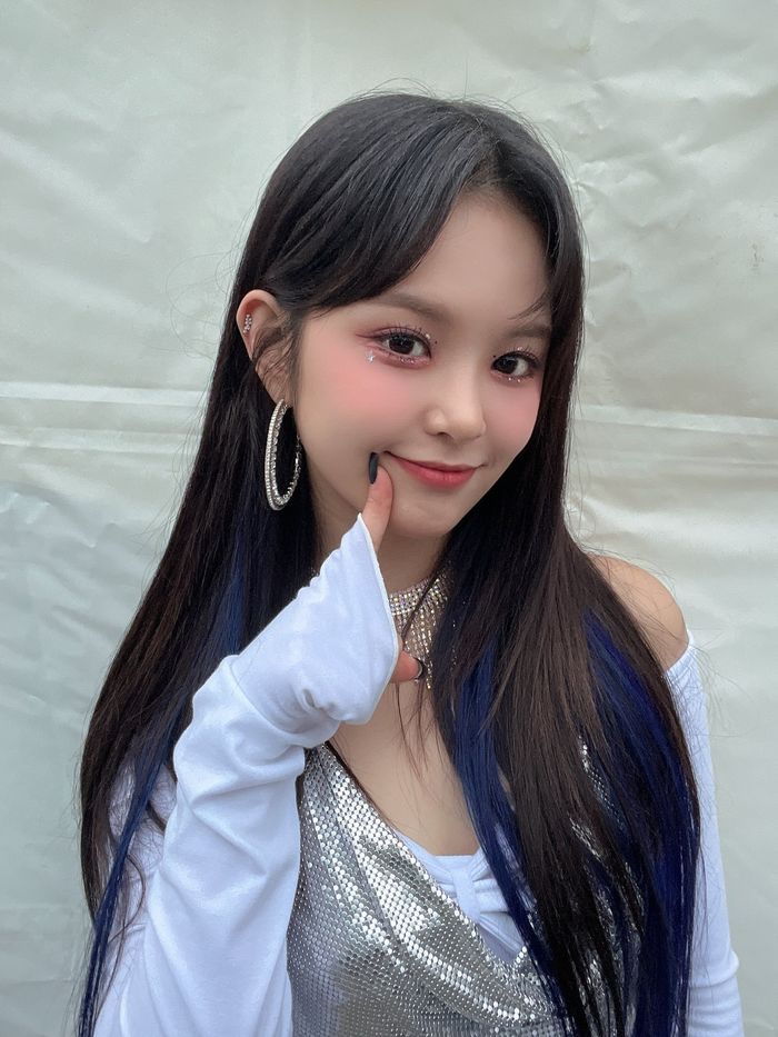Idol Kpop từng thuộc đội cổ vũ trường học: Rosé (BLACKPINK) gây bão