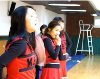 Idol Kpop từng thuộc đội cổ vũ trường học: Rosé (BLACKPINK) gây bão