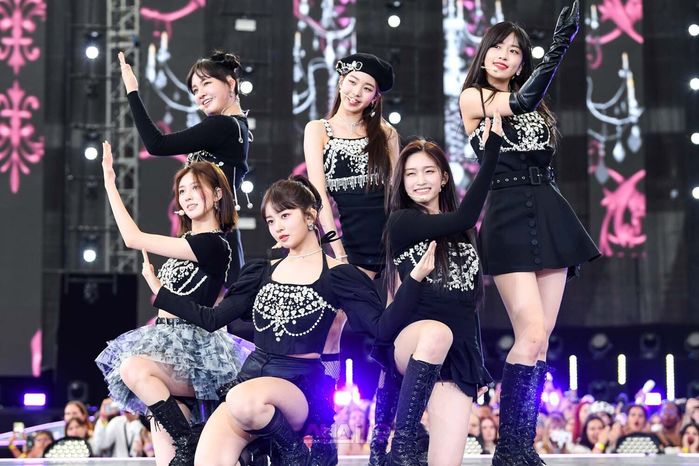 Idol nữ trình diễn bên trời Tây: (G)I-DLE quậy banh bỏ cả hình tượng