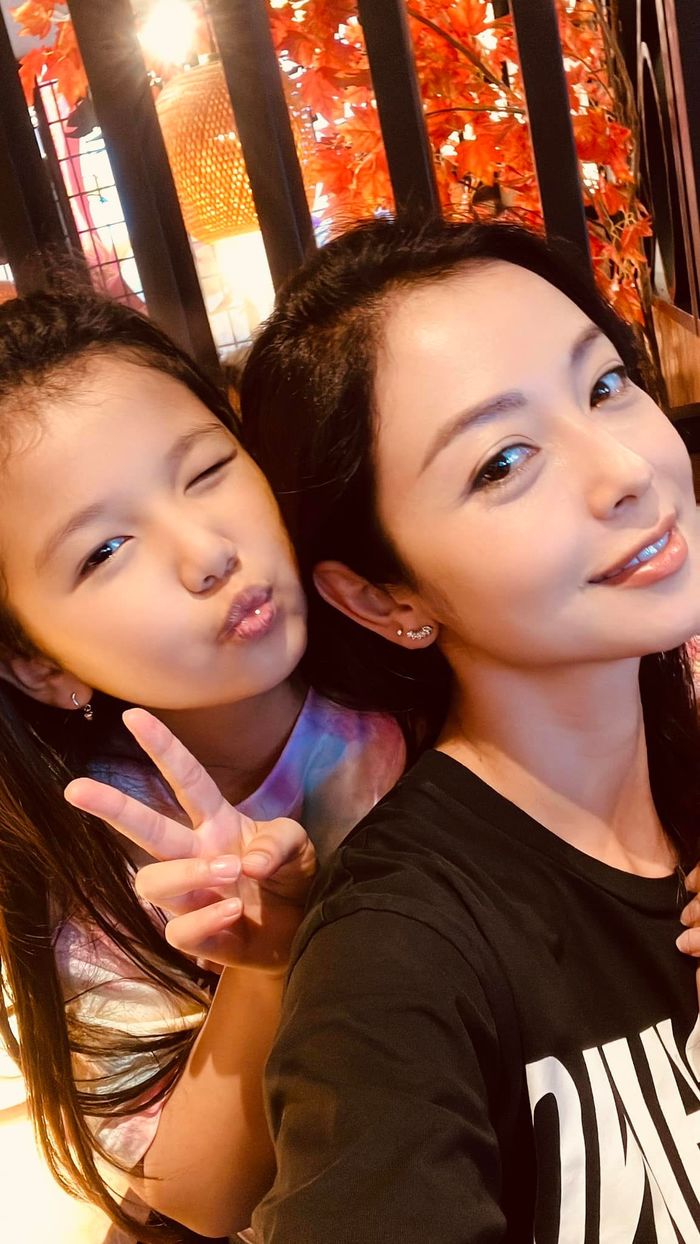 Khi con cái sao Việt tự selfie: Ái nữ nhà JustaTee đúng meme