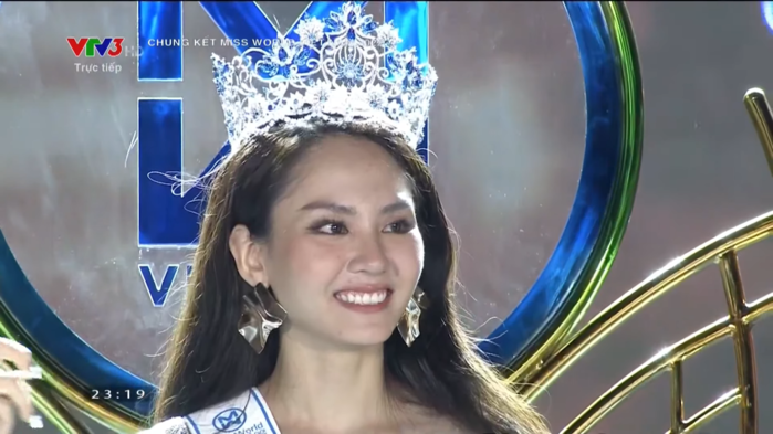 Chùm khoảnh khắc đăng quang của Tân Miss World Vietnam
