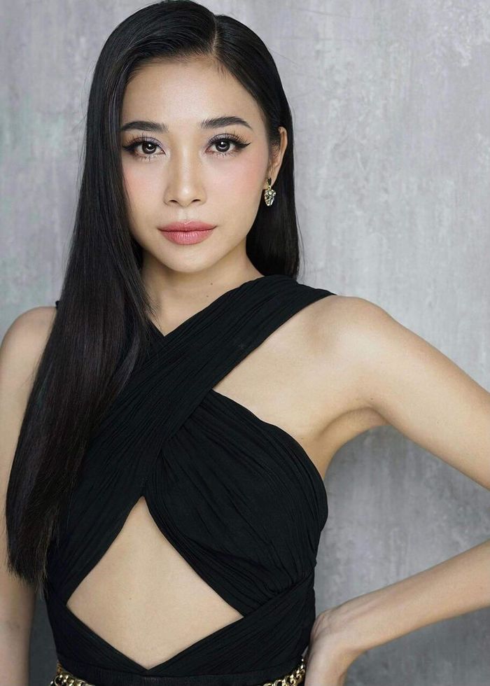 Làng hài Vbiz vui như hội khi Ba Lùi Nguyên Thảo đi thi Hoa hậu