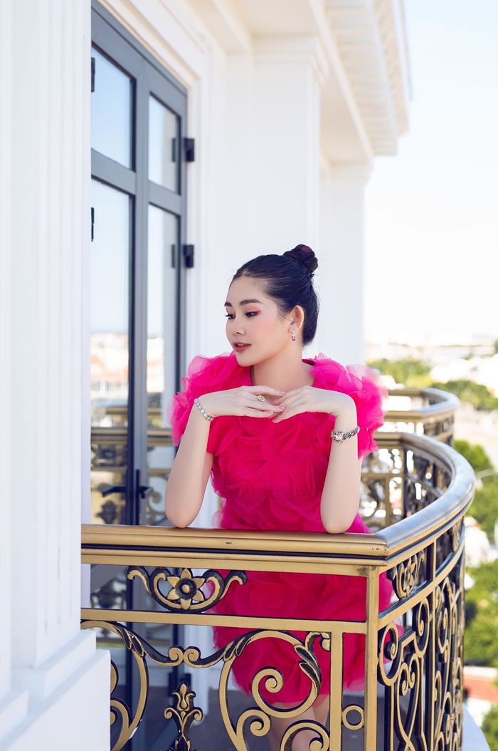Lê Âu Ngân Anh chúc mừng sinh nhật bạn trai: Sẵn tiện khoe ảnh cưới