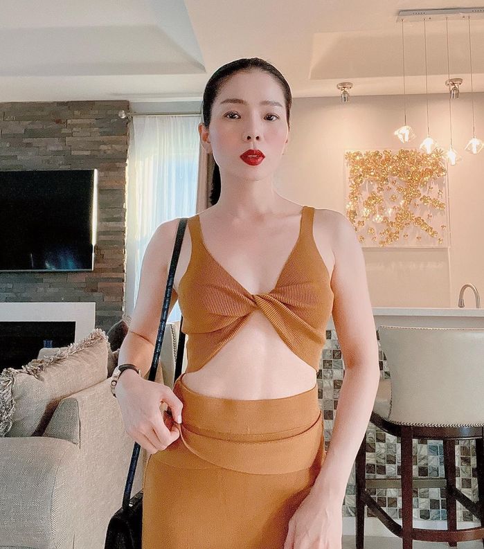 Lệ Quyên 41 tuổi bụng rõ múi cơ: Đi lưu diễn cũng chăm tập bảo sao