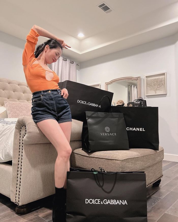 Lệ Quyên xứng danh chiến thần shopping: Thành quả mua sắm quá khủng
