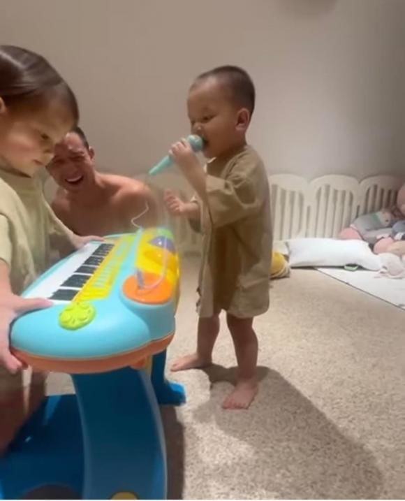 Lisa, Leon bất ngờ hoá ca sĩ: Chị ba rõ lời, cậu Ú hét quá chừng