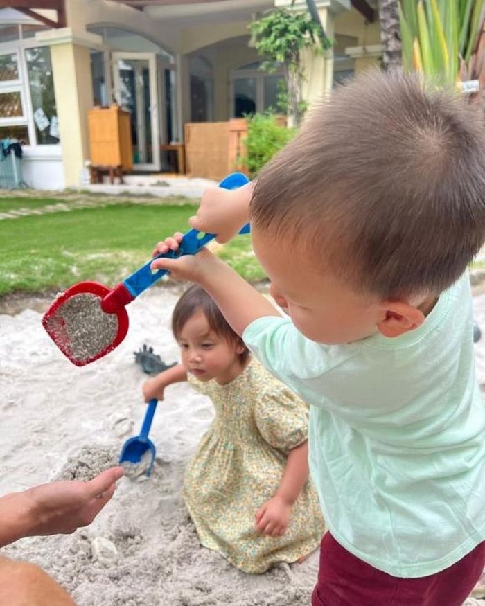 Lisa, Leon bất ngờ hoá ca sĩ: Chị ba rõ lời, cậu Ú hét quá chừng