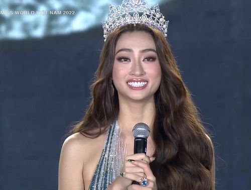 Lương Thùy Linh được bà trùm Hoa hậu tặng xế hộp mừng sinh nhật