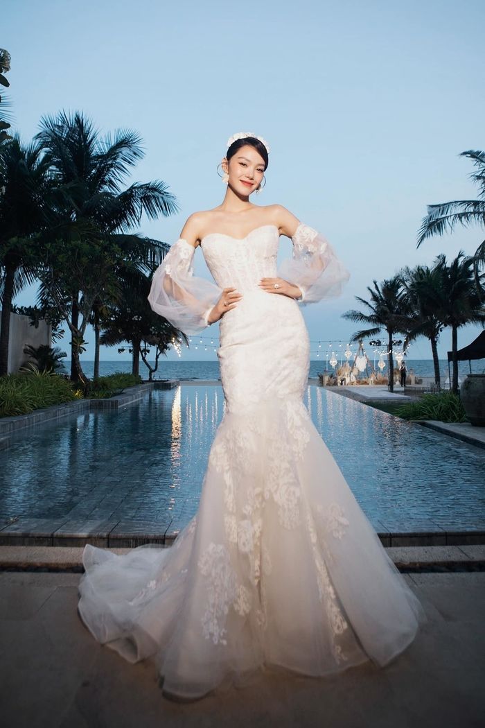 Minh Hằng ở tuổi 35: Quý cô giàu có, được chồng cưng chiều hết nấc