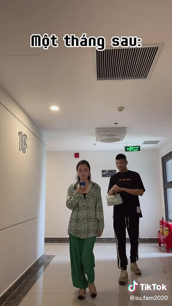 Muôn cách đánh dấu chủ quyền: Chàng shipper dán ảnh bạn gái lên xe