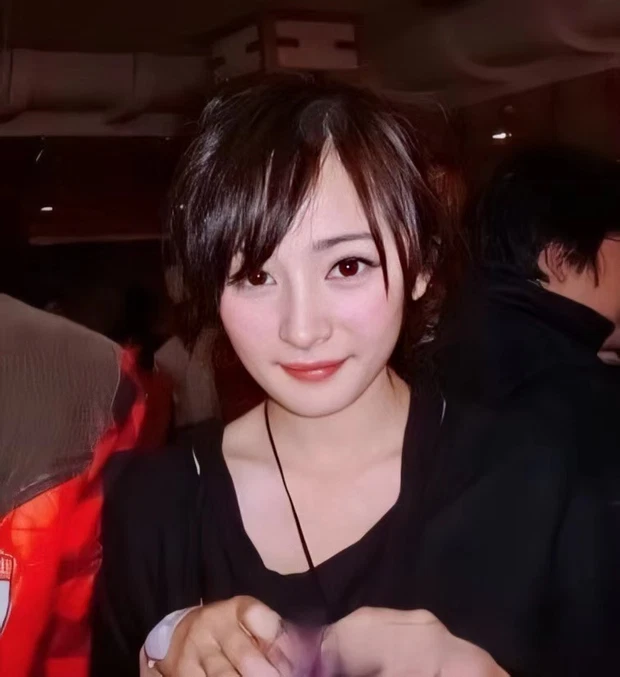 Mỹ nhân Cbiz cả thanh xuân không biết kém sắc, xinh như tiên hạ phàm