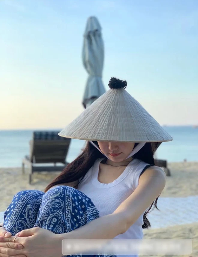 Mỹ nhân Hàn mê du lịch Việt: Nữ minh tinh Eugene thả dáng ở Hội An