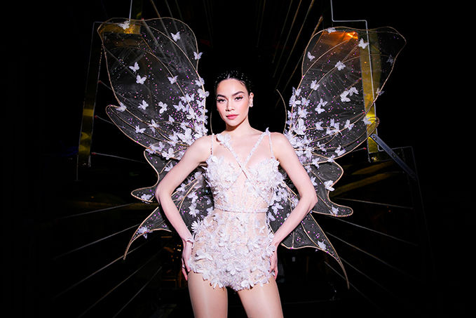 Mỹ nhân Việt diện style “đôi cánh thiên thần”: Hà Hồ chẳng thua ai
