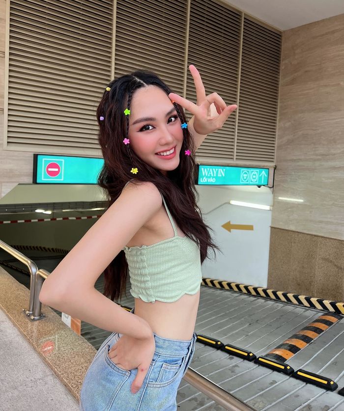 Mỹ nhân Việt đọ sắc với phong cách Lolita: Lương Thùy Linh toả sáng