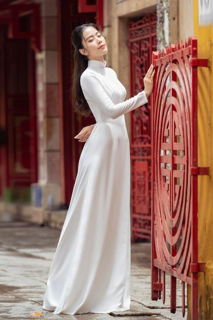 Mỹ nhân Việt mặc lại đồ cũ: Nam Em 6 năm không thay đổi