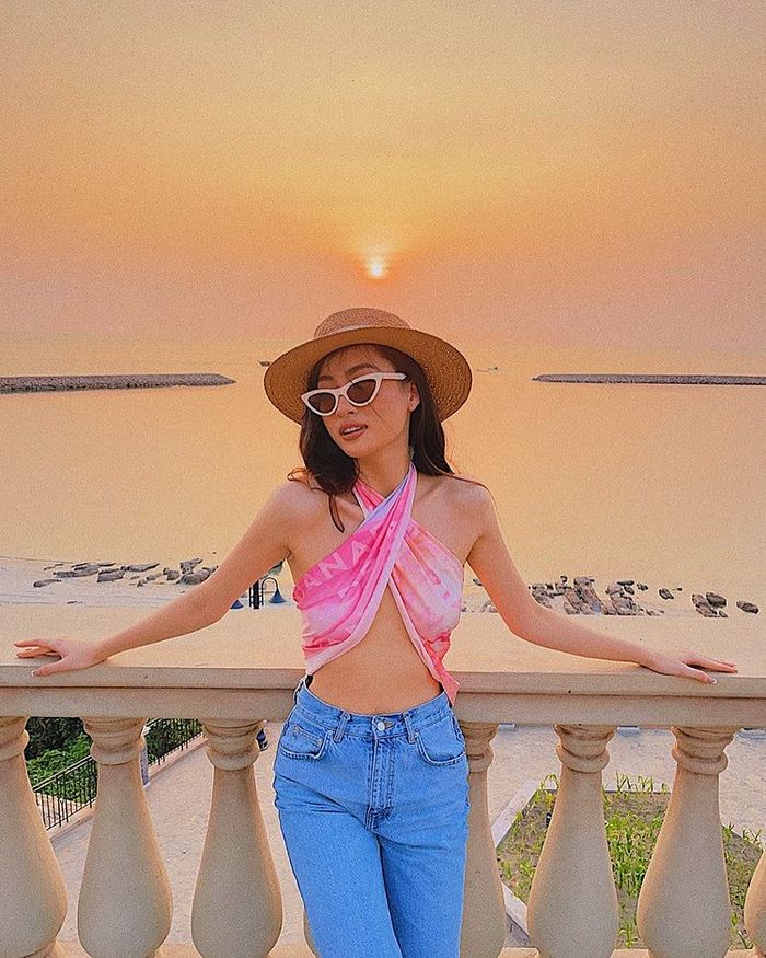 Mỹ nhân Việt phát sốt với style lấy khăn làm áo: Thùy Tiên nhập cuộc