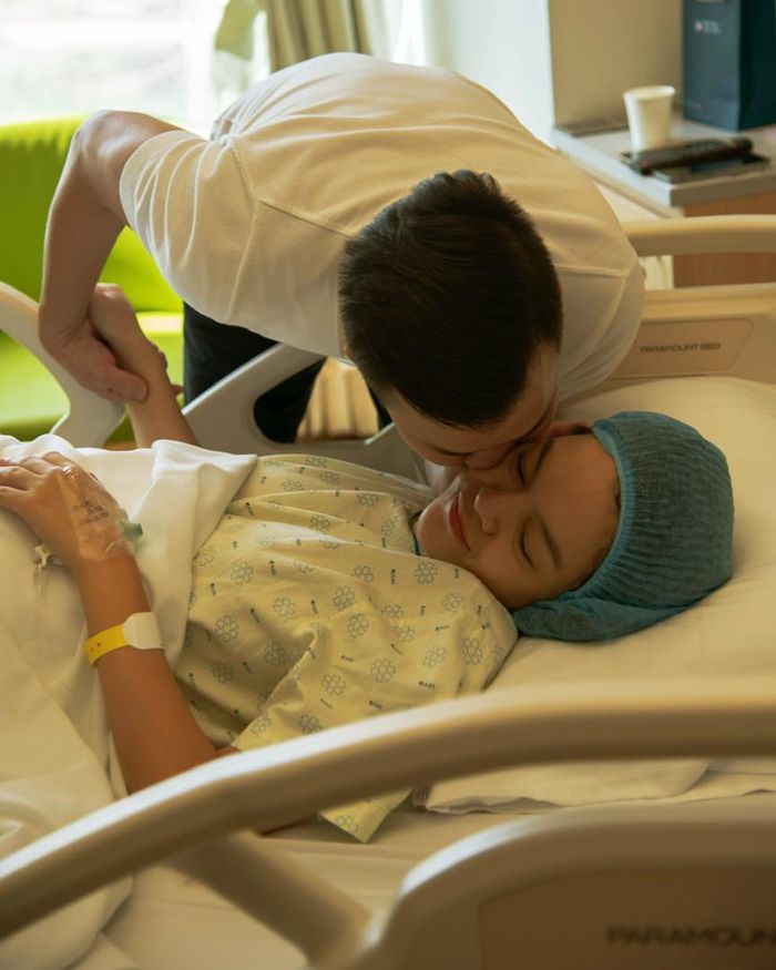 Mỹ nhân Việt sau chia tay: Hương Giang du lịch xả stress