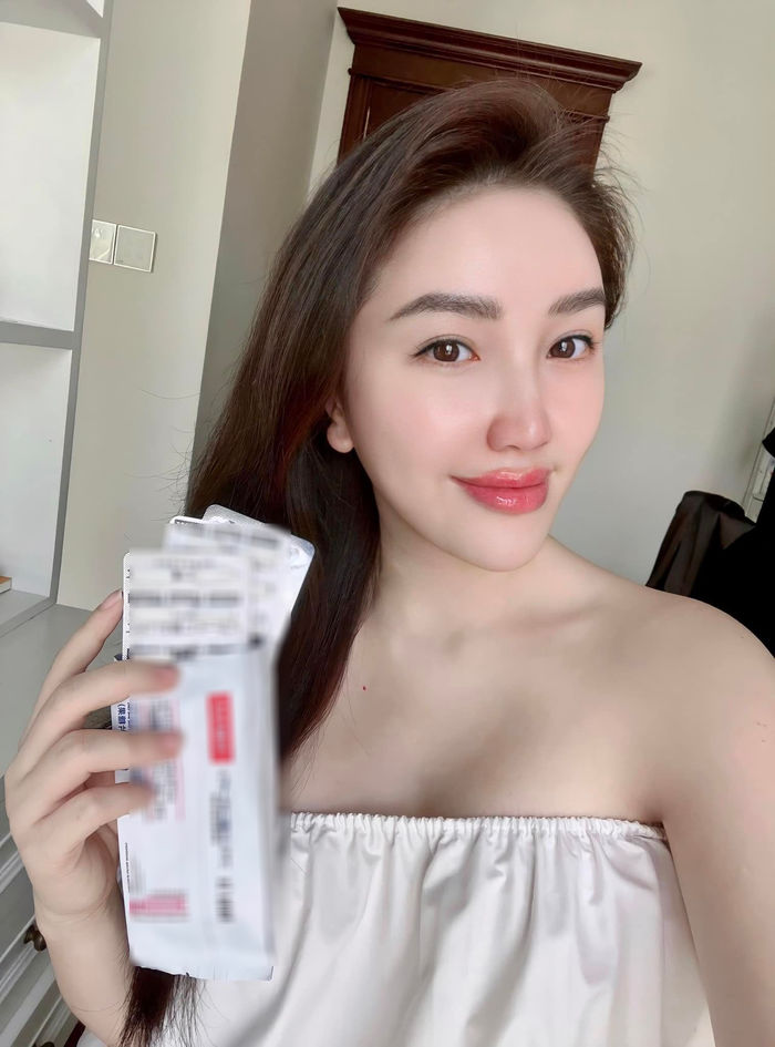 Mỹ nhân Việt sở hữu làn da đẹp phát hờn: Tâm Tít thắp sáng cả hồ bơi