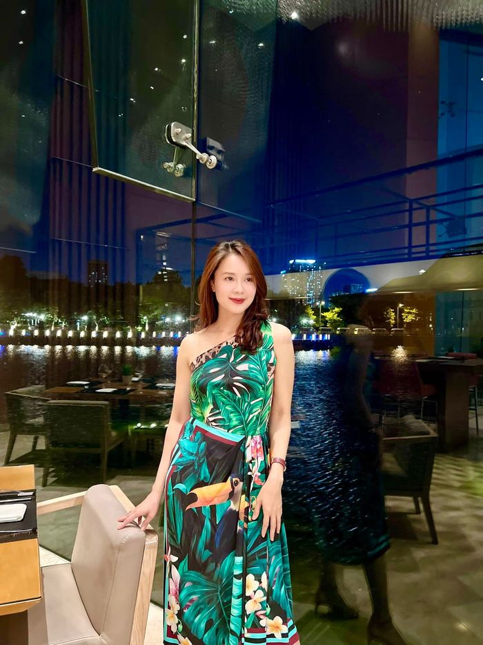Mỹ nhân vũ trụ VTV sang ngưỡng U40 vẫn trẻ trung, ngỡ gái đôi mươi