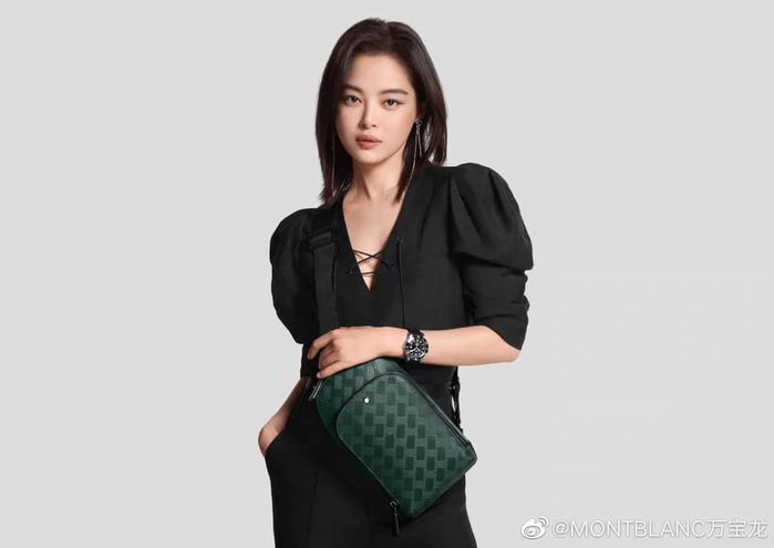 Mỹ nữ Hậu Cung Như Ý Truyện: Mặc bạo, ngang nhiên lấy tay chỉnh áo