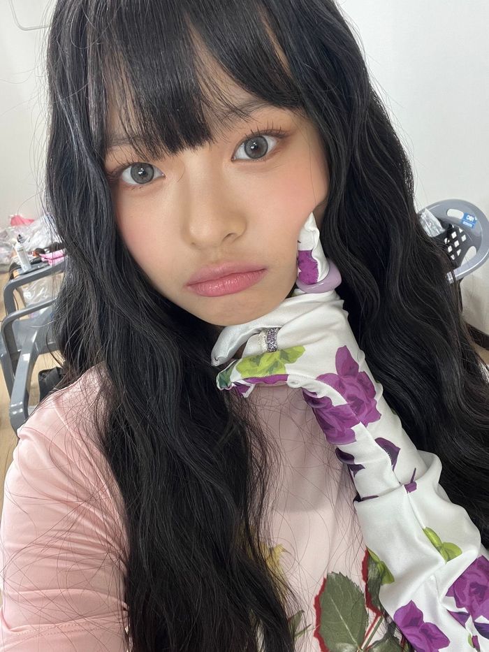 Mỹ nữ Việt 18 tuổi làm idol: Vừa debut đã xuất hiện cực chất ở sự kiện