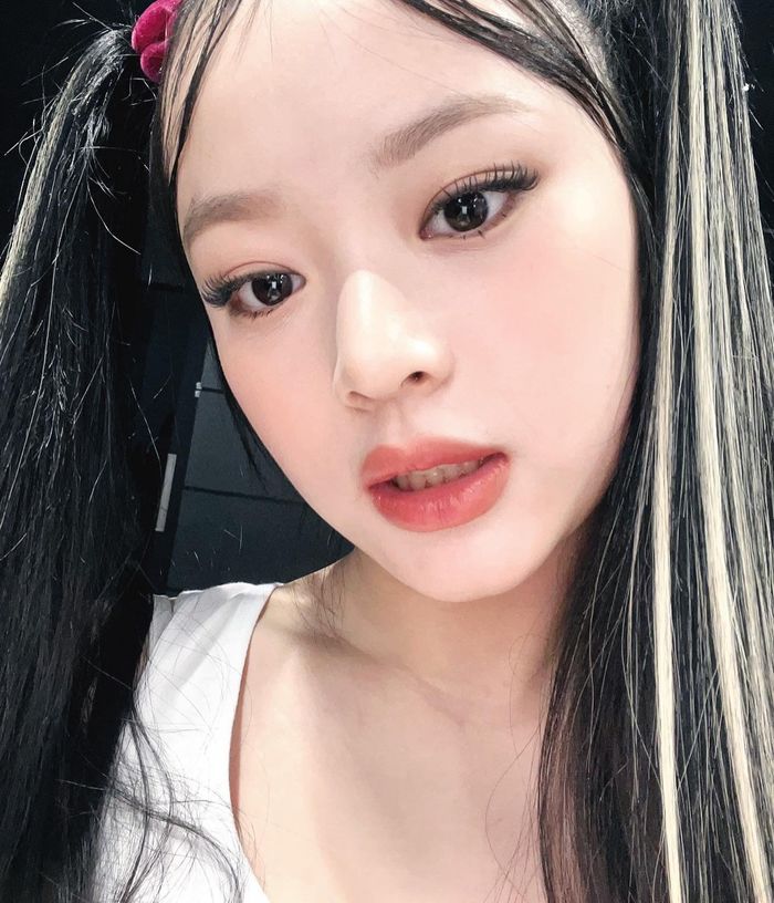 Mỹ nữ Việt 18 tuổi làm idol: Vừa debut đã xuất hiện cực chất ở sự kiện