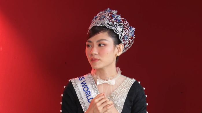Nam Em đưa Mai Phương trà gừng chữa đau họng, giúp thí sinh ngất xỉu