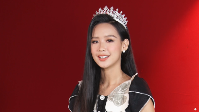Nam Em đưa Mai Phương trà gừng chữa đau họng, giúp thí sinh ngất xỉu