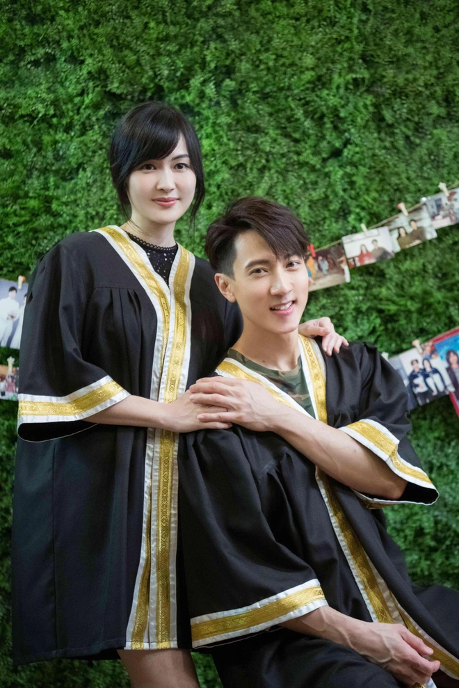 Ngô Tôn: U50 trẻ trung, viên mãn với tình đầu hơn 2 thập kỷ