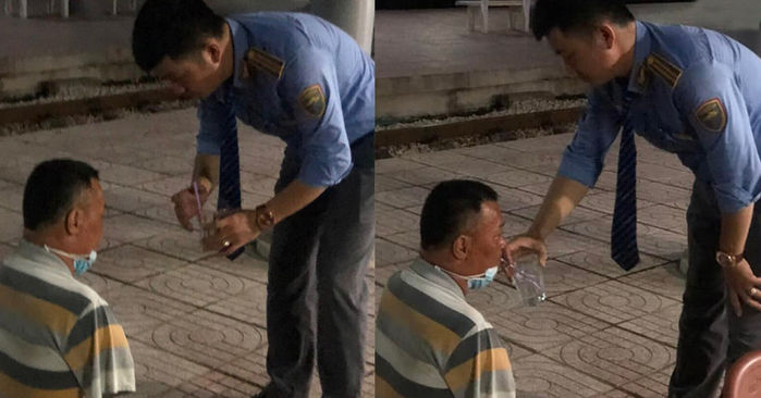 Người đàn ông khiếm khuyết không đón được xe bus lại được giúp đỡ