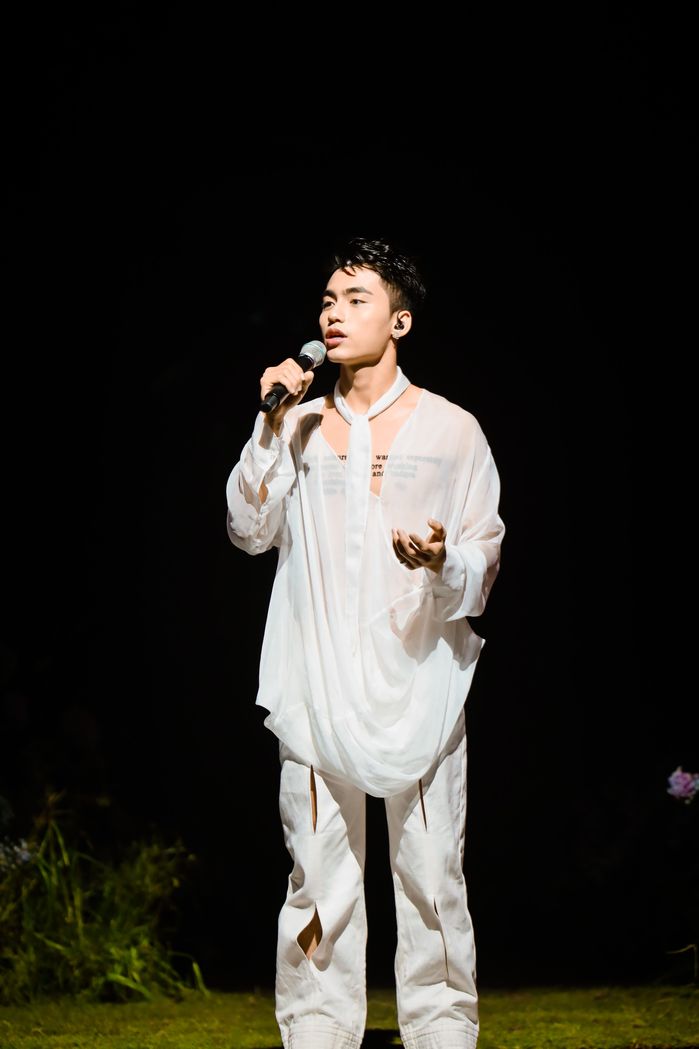 Nhan sắc của em trai Sơn Tùng: Đậm chất Kpop, cặp chân mày cực bén