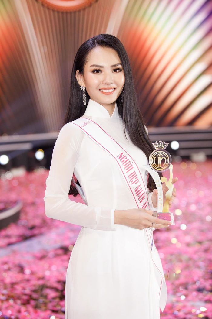 Những nàng hậu chứng minh còn thở là còn gỡ
