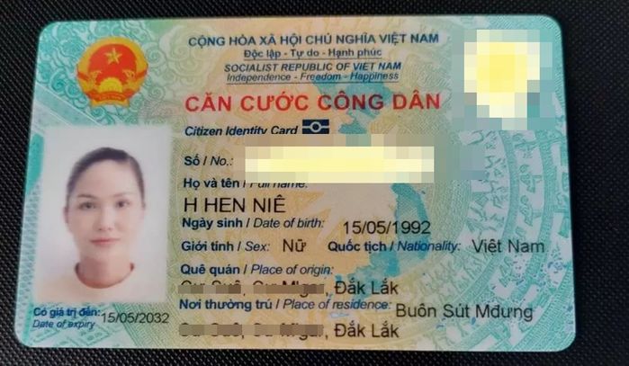 Những sao Việt thoát lời nguyền ảnh thẻ: giản dị như H'Hen Niê lại hay