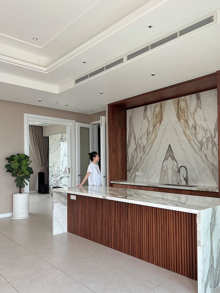 Phương Khánh giàu khủng: Tậu penthouse triệu đô, mỗi ngày một túi hiệu