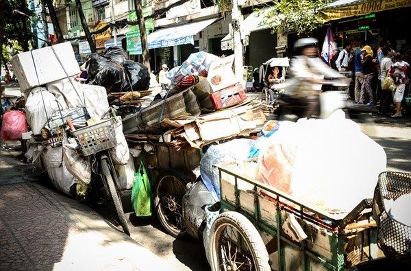 Quán cơm 2.000 giữa Sài thành: Hai bà sui nghỉ hưu đứng ra điều hành